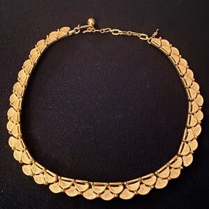 Vintage Crown Trifari Brushed Goldtone Scalloped Choker